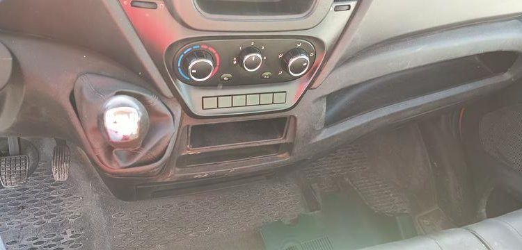 IVECO 35C13.6- CAMION BENNE SIMPLE CAB – COFFRE
  DM-283-TL