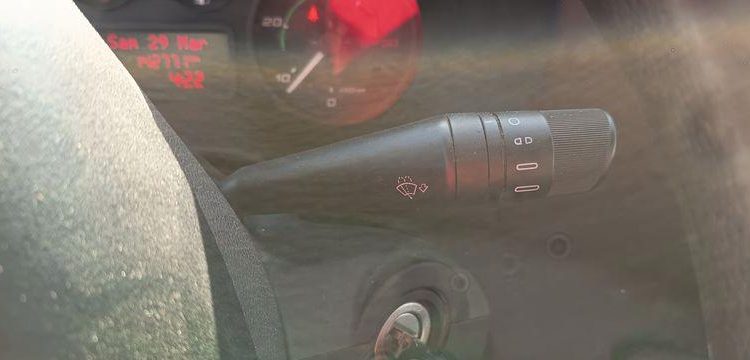 IVECO 35C13.6- CAMION BENNE SIMPLE CAB – COFFRE
  DM-283-TL