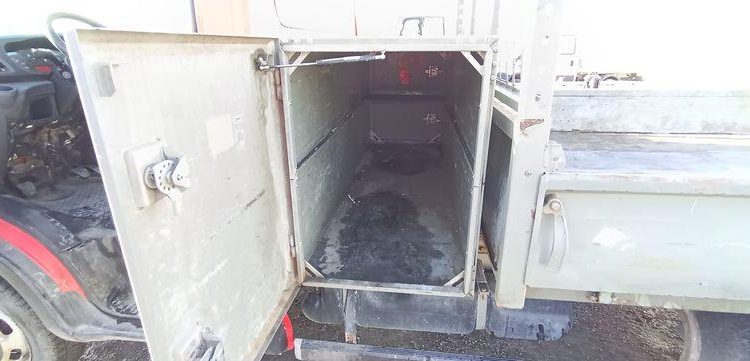 IVECO 35C13.6- CAMION BENNE SIMPLE CAB – COFFRE
  DM-283-TL