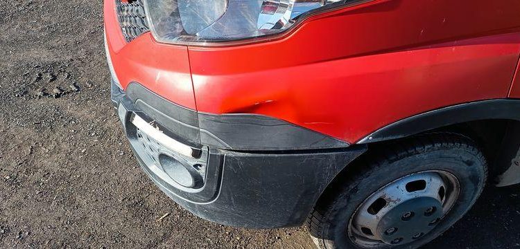 IVECO 35C13.6- CAMION BENNE SIMPLE CAB – COFFRE
  DM-283-TL