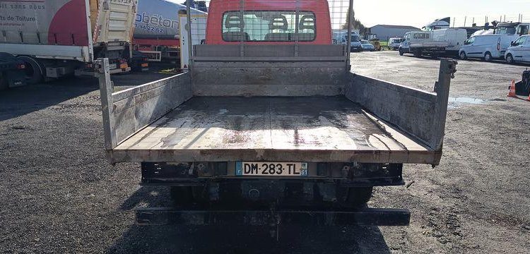 IVECO 35C13.6- CAMION BENNE SIMPLE CAB – COFFRE
  DM-283-TL