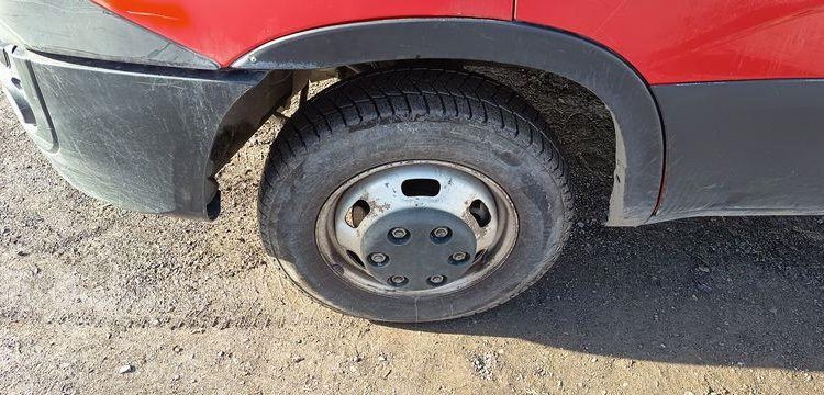 IVECO 35C13.6- CAMION BENNE SIMPLE CAB – COFFRE
  DM-283-TL