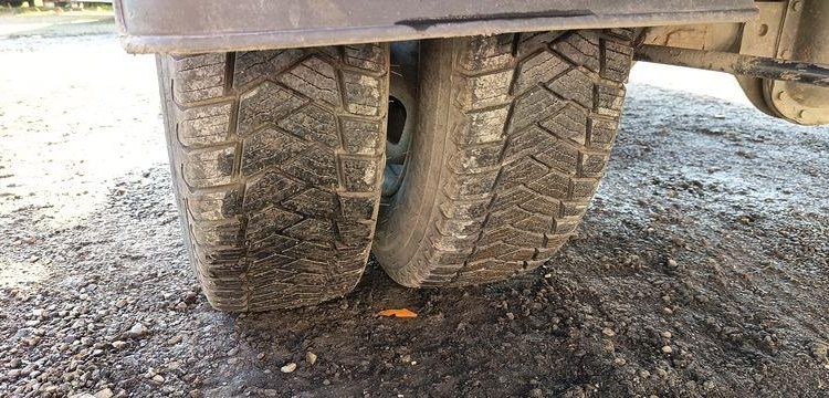 IVECO 35C13.6- CAMION BENNE SIMPLE CAB – COFFRE
  DM-283-TL