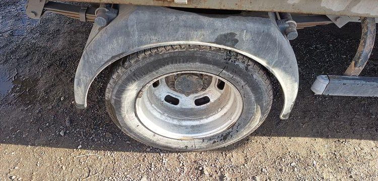 IVECO 35C13.6- CAMION BENNE SIMPLE CAB – COFFRE
  DM-283-TL