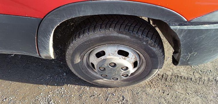 IVECO 35C13.6- CAMION BENNE SIMPLE CAB – COFFRE
  DM-283-TL