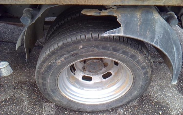 IVECO 35C  BENNE SIMPLE CABINE COFFRE – 35C13.6 – NON ROULANT  DM-637-GJ
