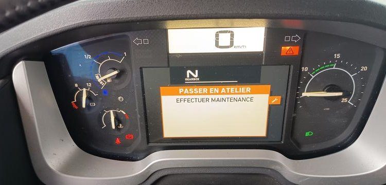 RENAULT T480 BLANC DN-113-FP