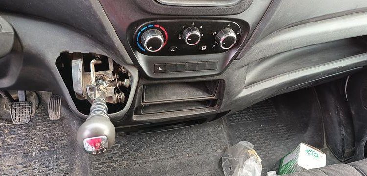 IVECO 35C13D CC – CAMION BENNE DOUBLE CAB  DS-325-CE