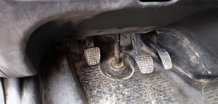 IVECO 35C13D CC – CAMION BENNE DOUBLE CAB  DS-325-CE