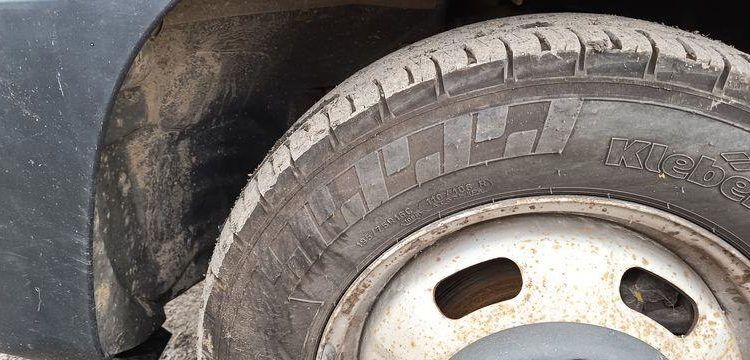 IVECO 35C13D CC – CAMION BENNE DOUBLE CAB  DS-325-CE