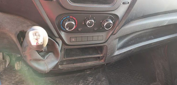 IVECO DAILY 35C – CAMION BENNE SIMPLE CAB COFFRE  DY-566-WL