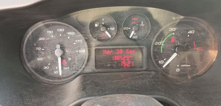IVECO DAILY 35C – CAMION BENNE SIMPLE CAB COFFRE  DY-566-WL