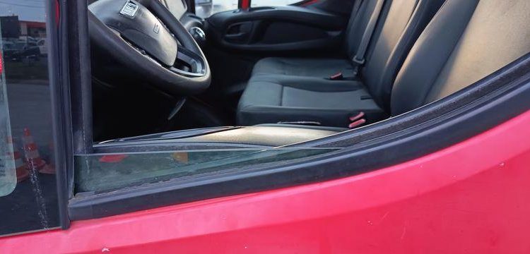 IVECO 35C13 – CAMION BENNE SIMPLE CAB  EA-753-XZ