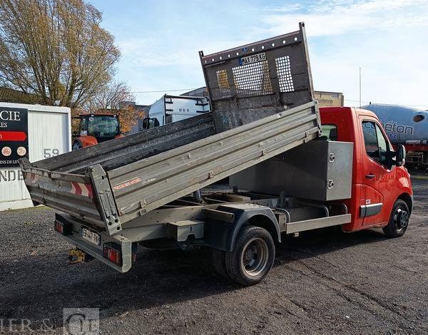 RENAULT MASTER DCI135 – CAMION BENNE SIMPLE CAB – COFFRE
  EB-447-TN