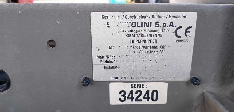 RENAULT MASTER DCI135 – CAMION BENNE SIMPLE CAB – COFFRE
  EB-447-TN