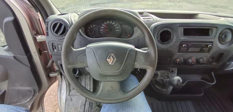 RENAULT MASTER DCI135 – CAMION BENNE SIMPLE CAB – COFFRE
  EB-447-TN