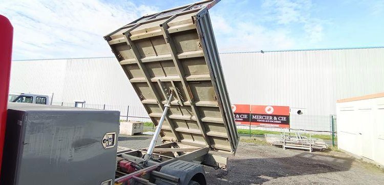 RENAULT MASTER DCI135 – CAMION BENNE SIMPLE CAB – COFFRE
  EB-447-TN