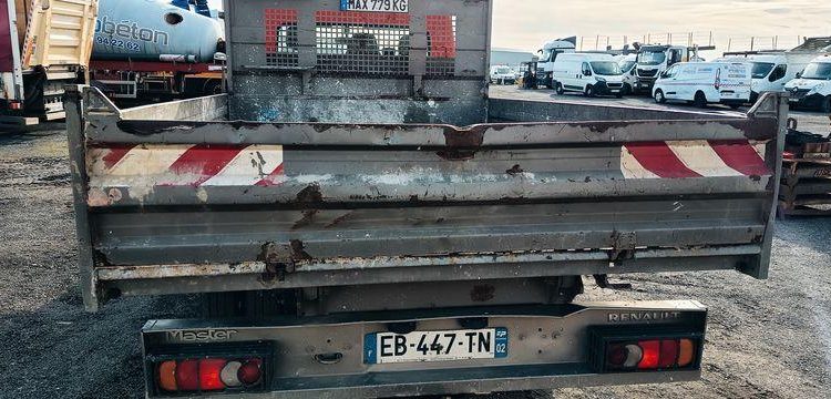 RENAULT MASTER DCI135 – CAMION BENNE SIMPLE CAB – COFFRE
  EB-447-TN