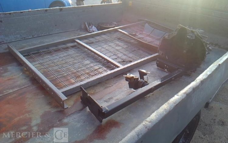 IVECO 35C13 – CAMION BENNE SIMPLE CAB – COFFRE  EB-485-DQ