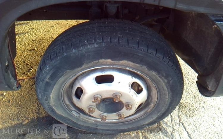 IVECO 35C13 – CAMION BENNE SIMPLE CAB – COFFRE  EB-485-DQ