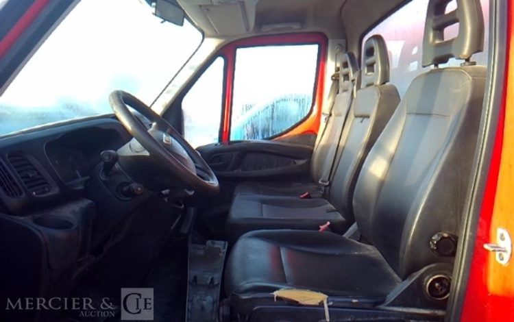 IVECO 35C13 – CAMION BENNE SIMPLE CAB – COFFRE  EB-485-DQ