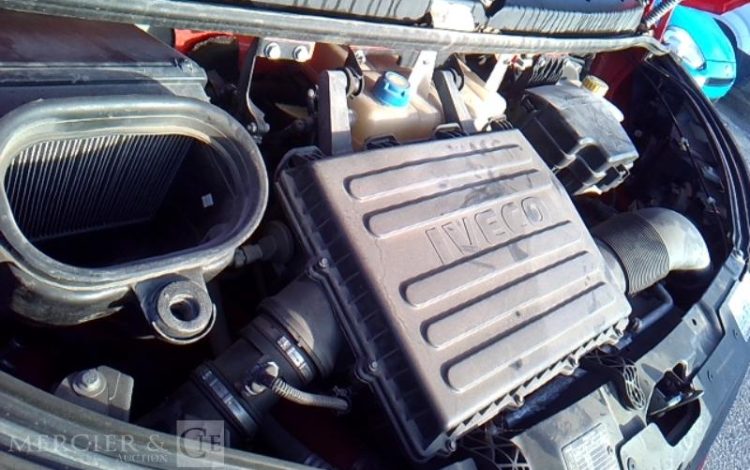 IVECO 35C13 – CAMION BENNE SIMPLE CAB – COFFRE  EB-485-DQ