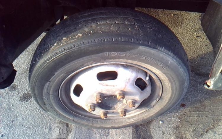 IVECO 35C13 – CAMION BENNE SIMPLE CAB – COFFRE  EB-485-DQ