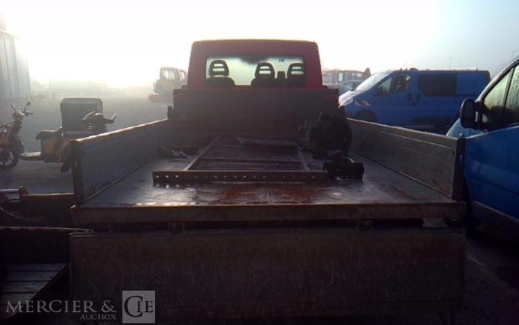 IVECO 35C13 – CAMION BENNE SIMPLE CAB – COFFRE  EB-485-DQ