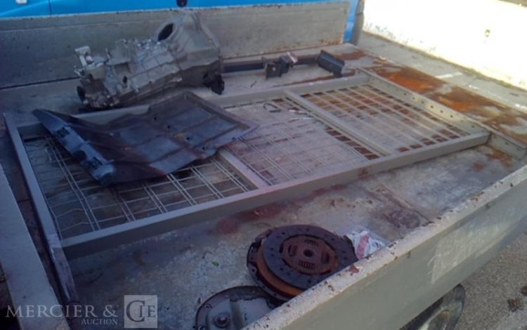 IVECO 35C13 – CAMION BENNE SIMPLE CAB – COFFRE  EB-485-DQ