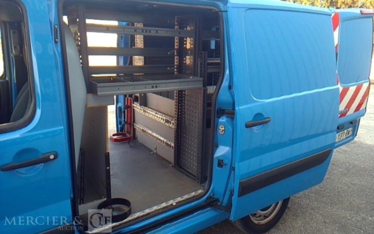 PEUGEOT EXPERT HDI BLEU ED-137-BW