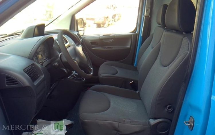 PEUGEOT EXPERT HDI BLEU ED-137-BW