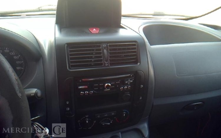 PEUGEOT EXPERT HDI BLEU ED-137-BW