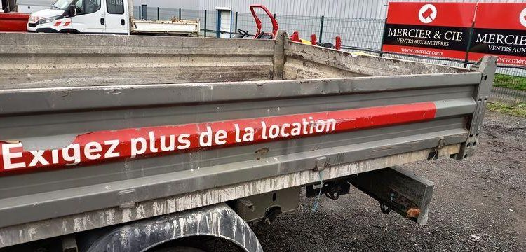 RENAULT MASTER BENNE SIMPLE CAB- COFFRE ROUGE ED-254-FX