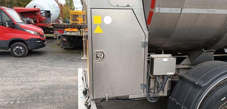 ETA SEMI REMORQUE SR3A CITERNE ALIMENTAIRE 3 ESSIEUX – PTAC : 38 TONNES – ANNEE 2016  EF-194-WZ