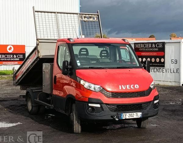 IVECO 35C13 – CAMION BENNE SIMPLE CAB – COFFRE ROUGE EF-202-TL