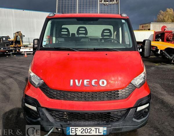 IVECO 35C13 – CAMION BENNE SIMPLE CAB – COFFRE ROUGE EF-202-TL