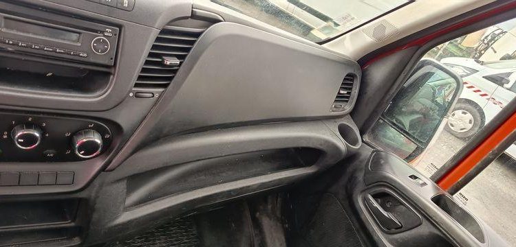 IVECO 35C13 – CAMION BENNE SIMPLE CAB – COFFRE ROUGE EF-202-TL