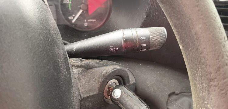 IVECO 35C13 – CAMION BENNE SIMPLE CAB – COFFRE ROUGE EF-202-TL