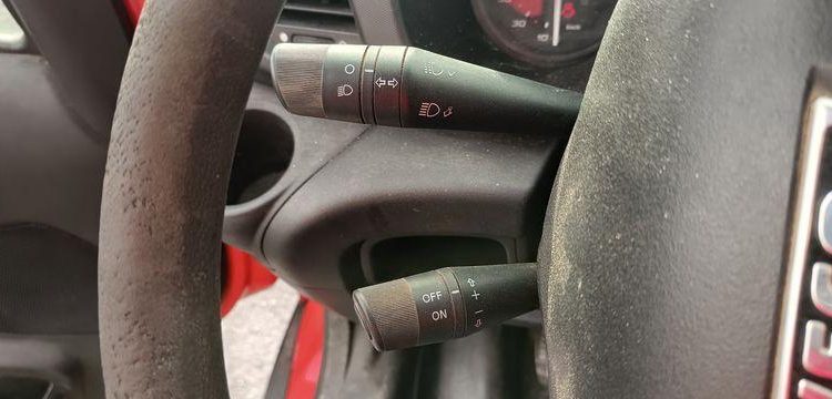 IVECO 35C13 – CAMION BENNE SIMPLE CAB – COFFRE ROUGE EF-202-TL