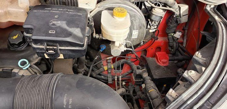 IVECO 35C13 – CAMION BENNE SIMPLE CAB – COFFRE ROUGE EF-202-TL