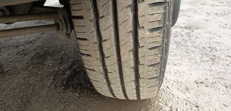 IVECO 35C13 – CAMION BENNE SIMPLE CAB – COFFRE ROUGE EF-202-TL