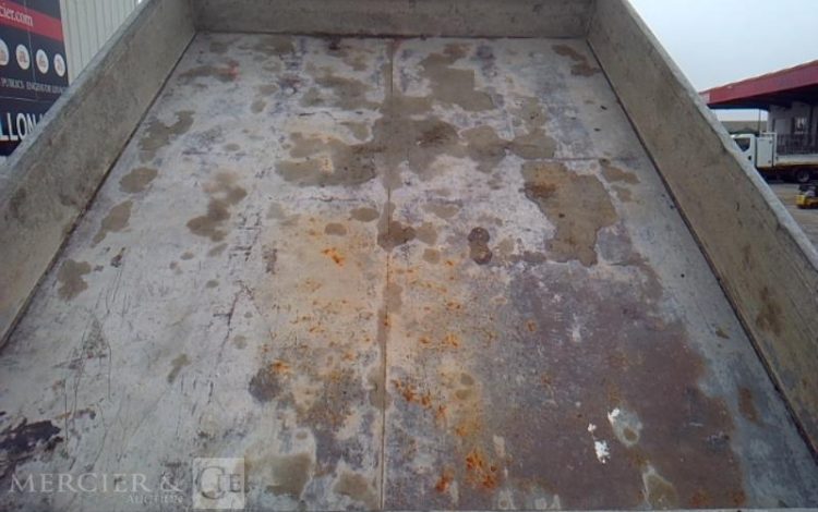 IVECO 35C13 – CAMION BENNE SIMPLE CABINE COFFRE  EF-385-FV