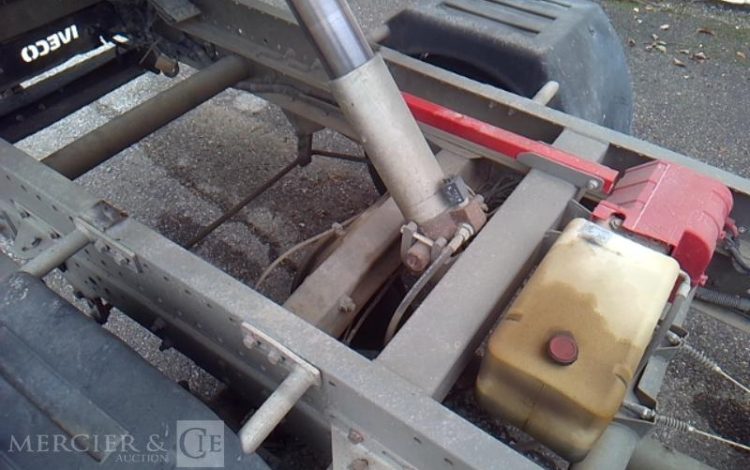 IVECO 35C13 – CAMION BENNE SIMPLE CABINE COFFRE  EF-385-FV