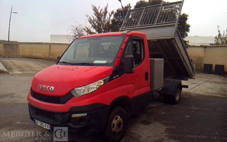 IVECO 35C13 – CAMION BENNE SIMPLE CABINE COFFRE  EF-385-FV