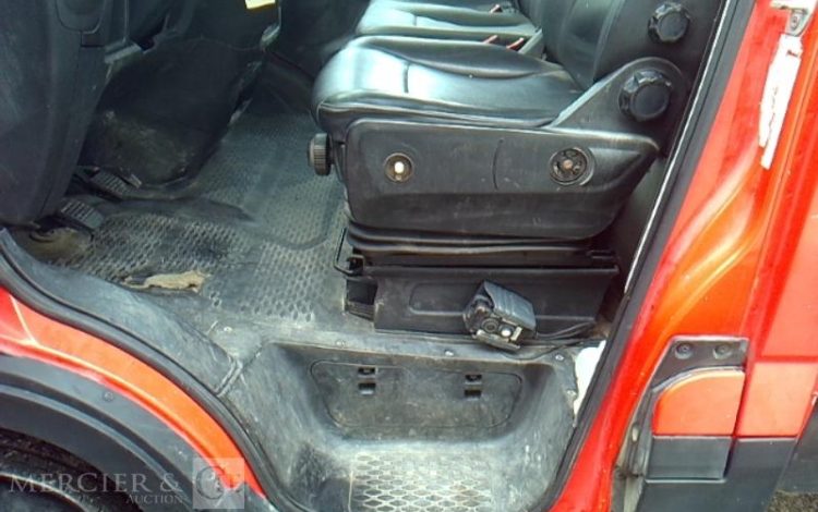 IVECO 35C13 – CAMION BENNE SIMPLE CABINE COFFRE  EF-385-FV