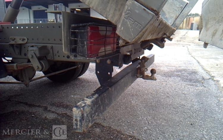 IVECO 35C13 – CAMION BENNE SIMPLE CABINE COFFRE  EF-385-FV