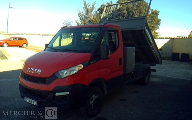 IVECO 35-130  BENNE SIMPLE CABINE COFFRE  EF-459-FE