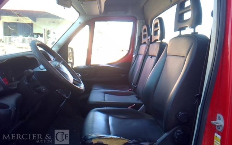 IVECO 35-130  BENNE SIMPLE CABINE COFFRE  EF-459-FE