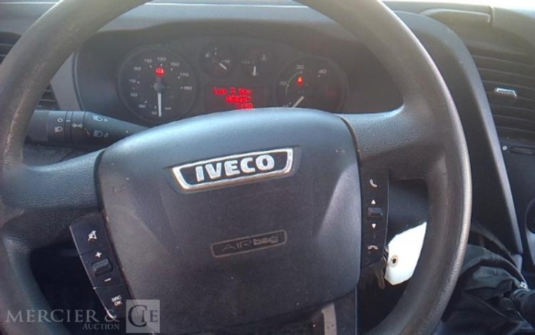 IVECO 35-130  BENNE SIMPLE CABINE COFFRE  EF-459-FE