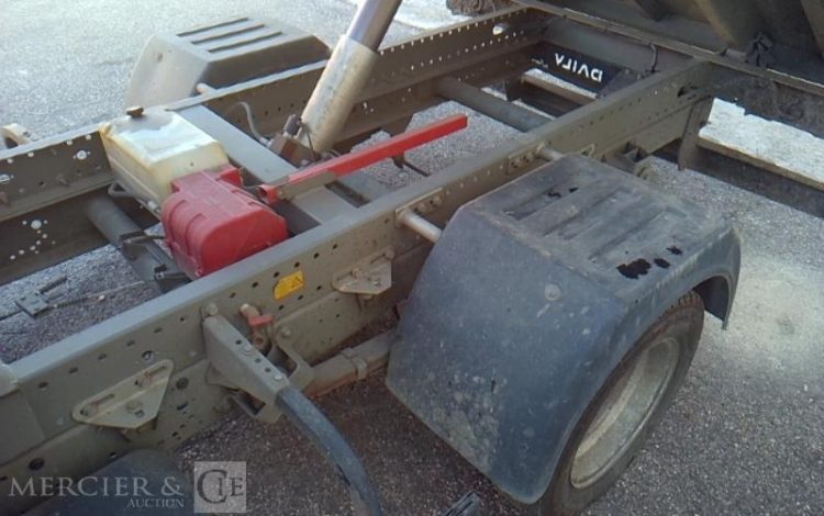 IVECO 35-130  BENNE SIMPLE CABINE COFFRE  EF-459-FE